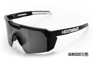 MASA DEPAN TECH SUNGLASSES HITAM: Papan iklan