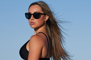 CARAT-SONNENBRILLE: Schwarzer Rahmen x Schwarz