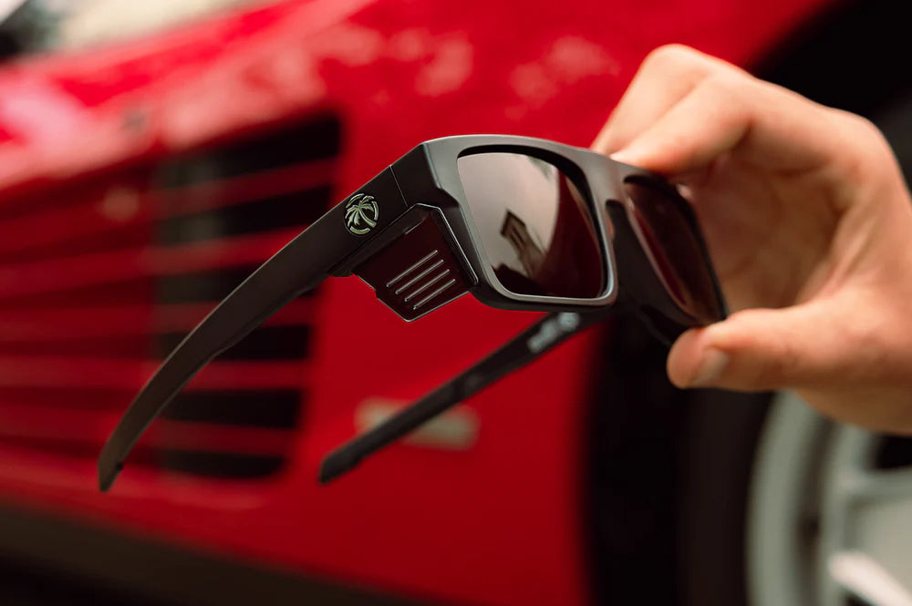 PERFORMANCE RAYTH SUNGLASSES: Black