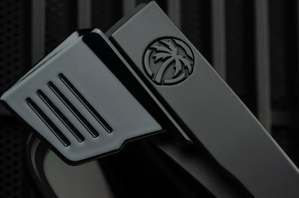 PERFORMANCE RAYTH SUNGLASSES: Black