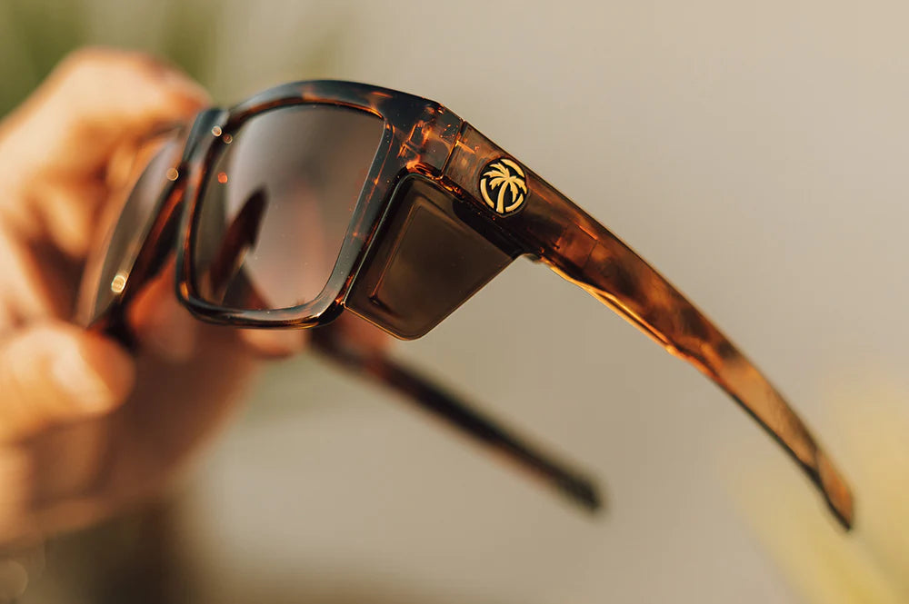 PERFORMANCE VISE SUNGLASSES: Tortoise