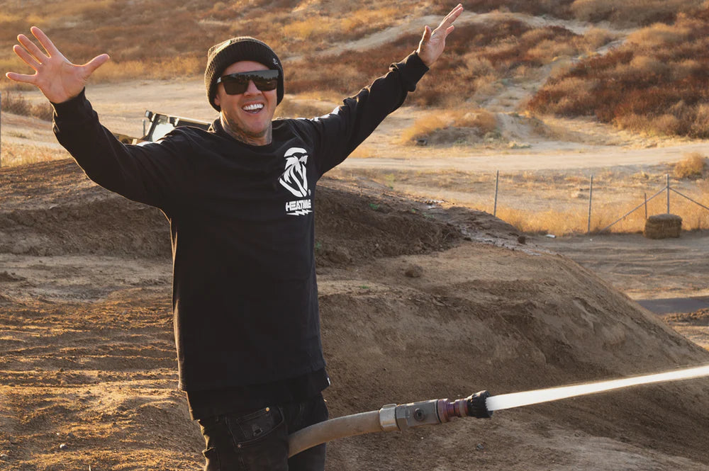 QUATRO SUNGLASSES: Black x Gold