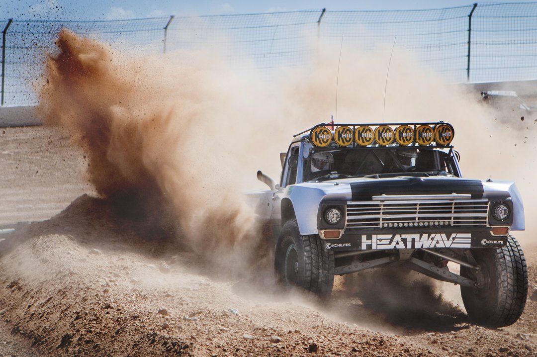 BILLBOARD-AUFKLEBER: 27&quot;