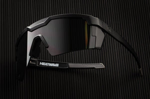 MASA DEPAN TECH SUNGLASSES HITAM: Hitam 