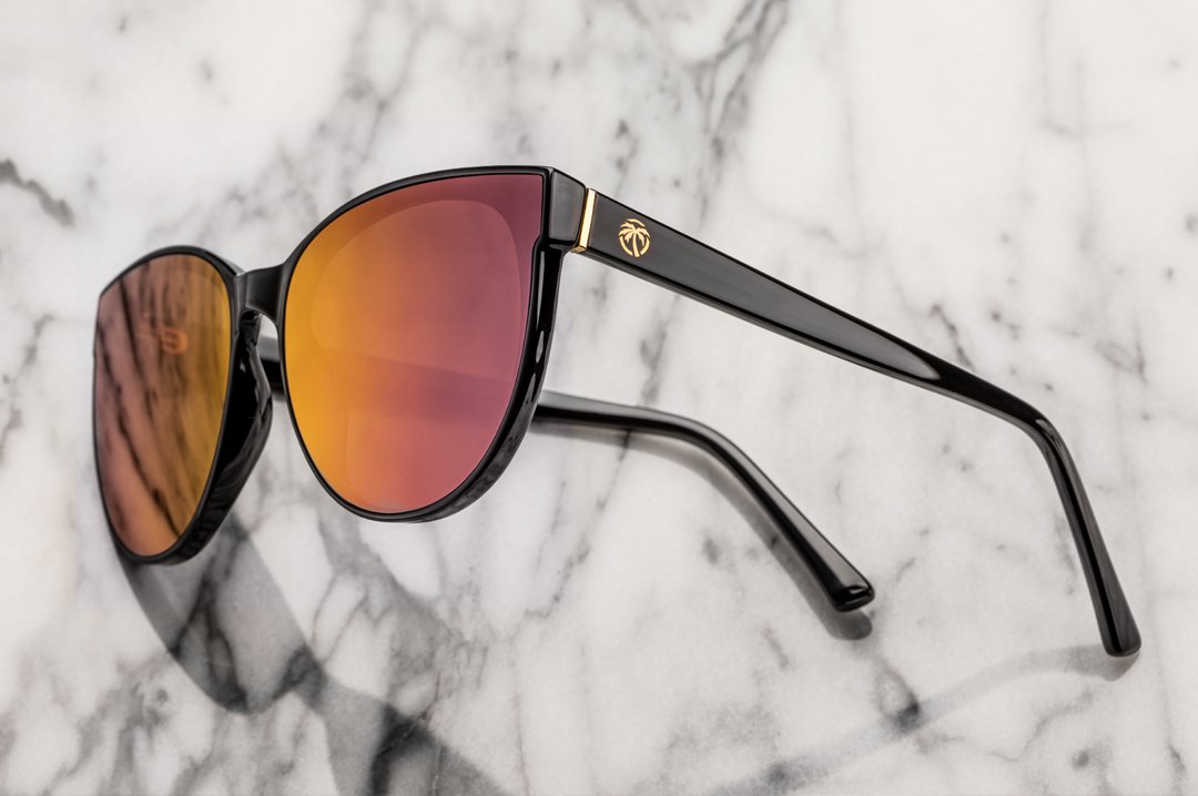 CARAT SUNGLASSES: Black Frame x Rose Gold