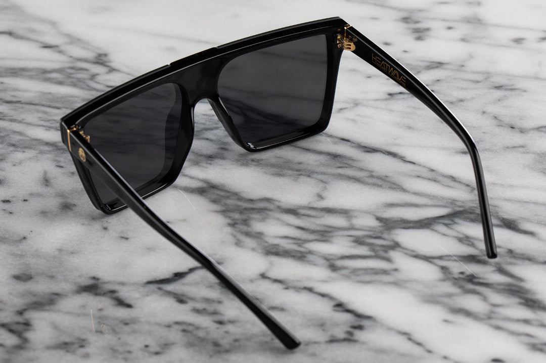 Black hotsell frame sunglasses