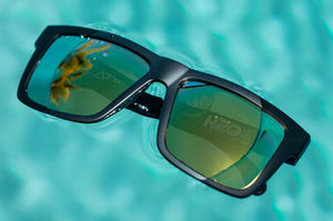 XL VISE H20 SCHWIMMENDE SONNENBRILLE: Schwarz x Goldrausch